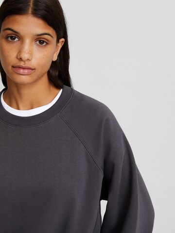 Bershka Sweatshirt in Grey