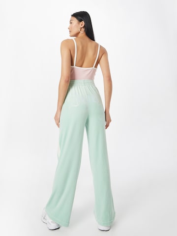 Wide leg Pantaloni 'May' de la Juicy Couture White Label pe verde