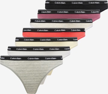Tanga de la Calvin Klein Underwear pe bej: față