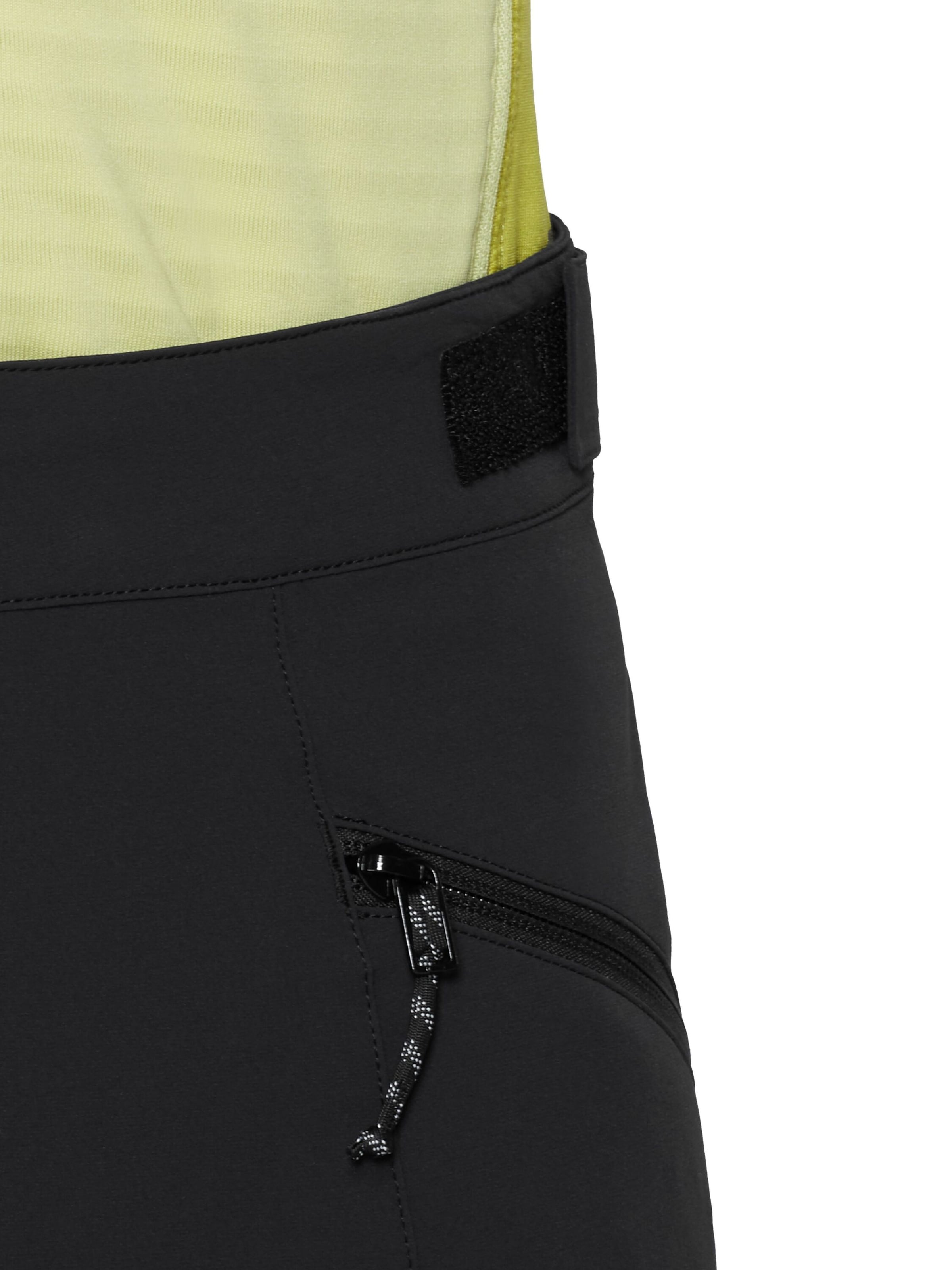 MAMMUT Regular Outdoor Pants in Black