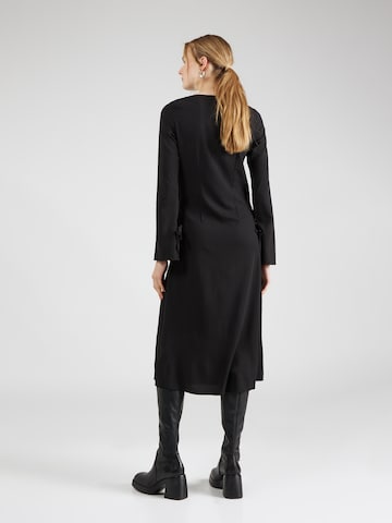 Monki فستان بلون أسود