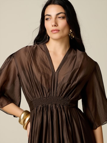 Robe oltre en marron
