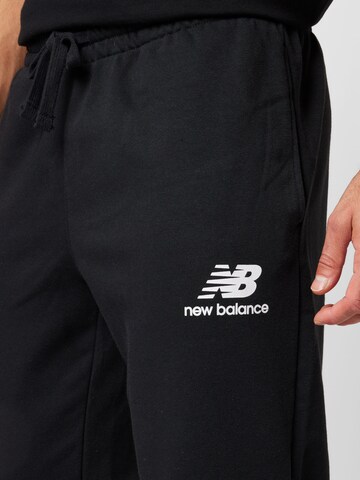 new balance Tapered Bukser 'Essentials' i sort