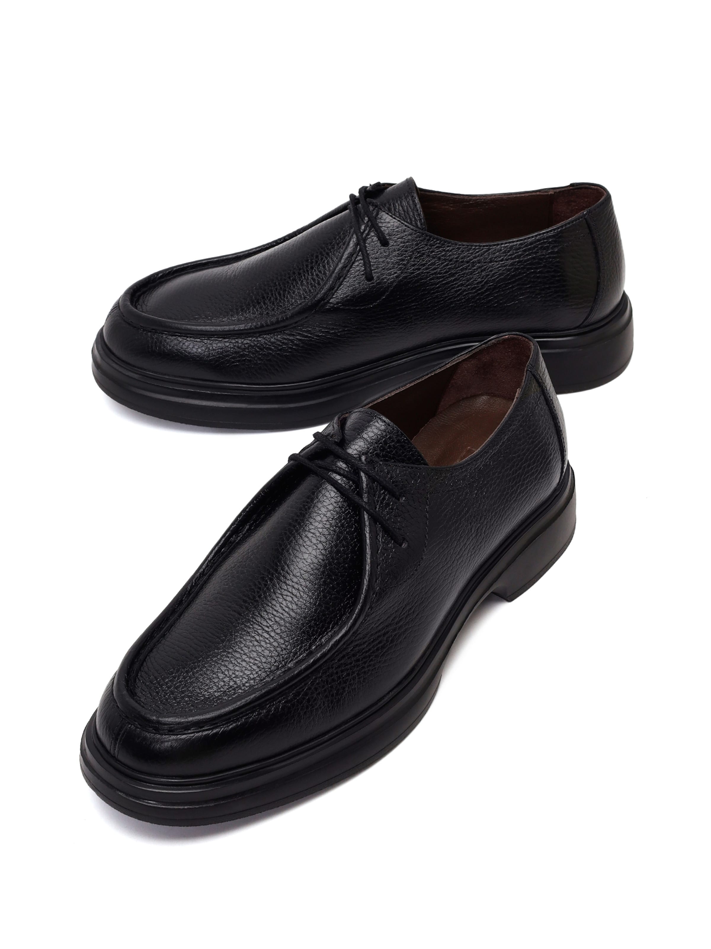 Chaussure à lacets Derimod en noir