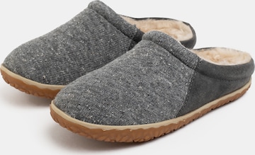 Minnetonka Slipper 'Tahoe' in Grey