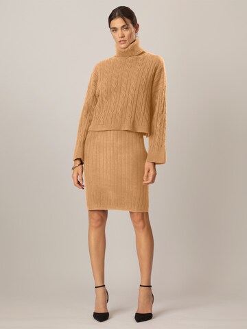 APART Knitted dress in Beige: front