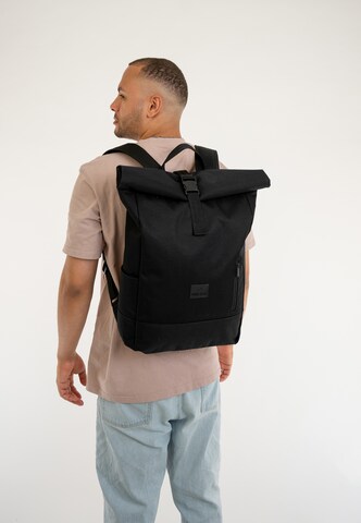 Zaino 'Robin Large' di Johnny Urban in nero: frontale