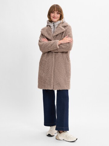 Marie Lund Wintermantel in Beige: Vorderseite