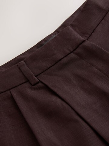 regular Pantaloni con pieghe di Next in marrone