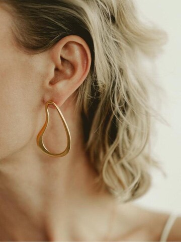 Les Reines Øreringe 'Ethereal Drop' i guld