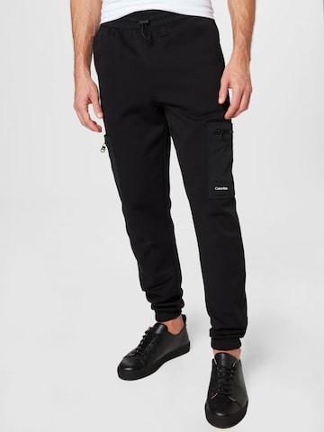 Calvin Klein - Calças em preto: frente
