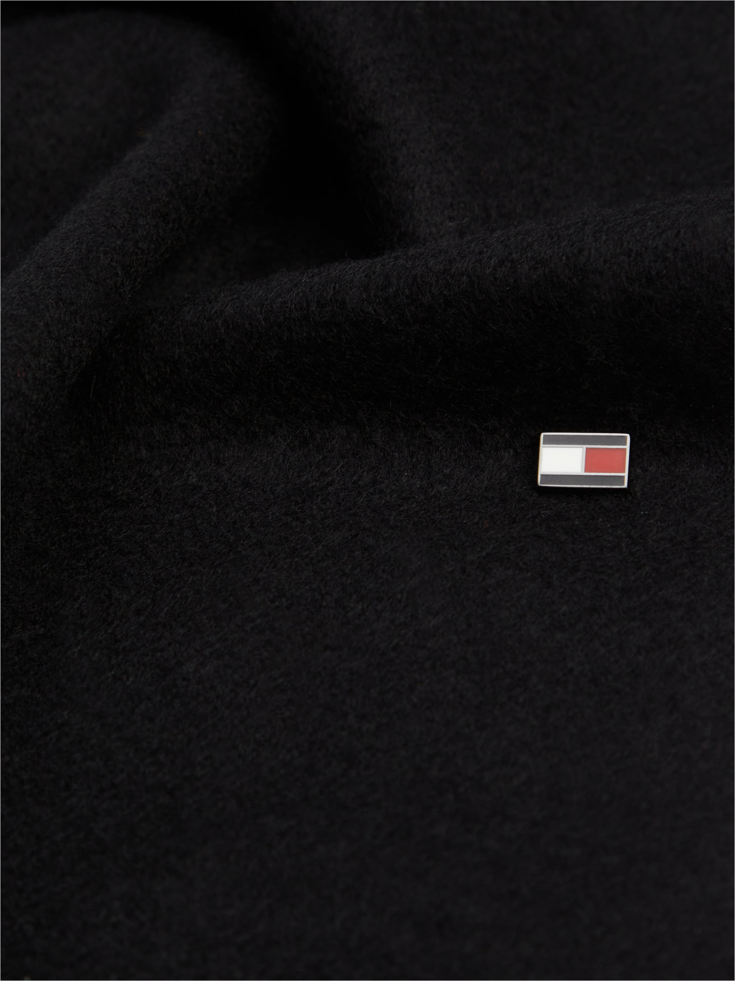 TOMMY HILFIGER Шал в черно