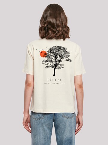 T-shirt 'Escape Discover the World Tree Birds' F4NT4STIC en beige : devant