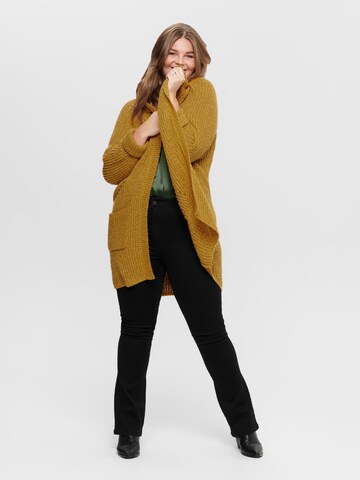 Cardigan 'Carbernie' ONLY Carmakoma en jaune