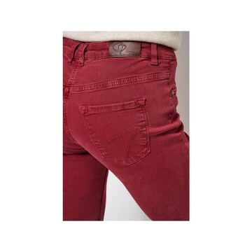 TONI Regular Jeans in Rood