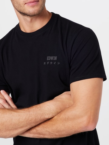 EDWIN Regular Fit T-Shirt in Schwarz