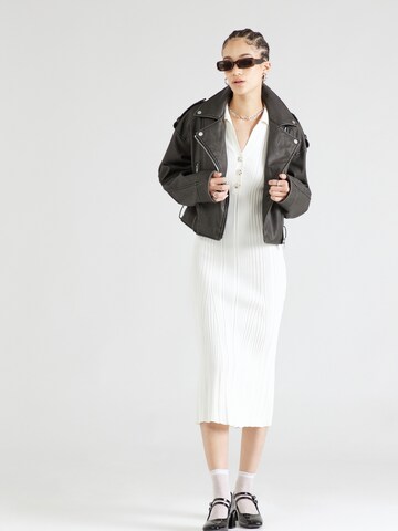 Trendyol Kleid in Beige