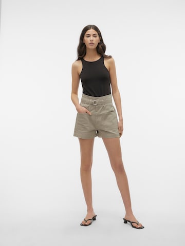 Regular Pantalon 'Talia' VERO MODA en vert