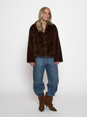 Giacca di mezza stagione 'Pat' di Peppercorn in marrone