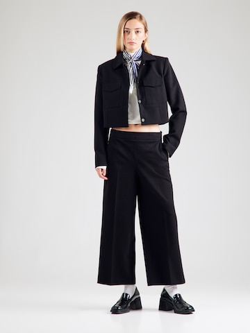 Wide leg Pantaloni cu dungă de la MORE & MORE pe negru