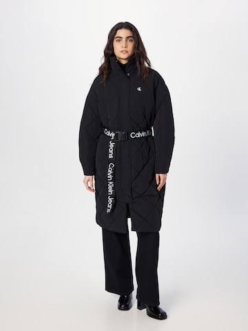 melns Calvin Klein Jeans Ziemas mētelis: no priekšpuses