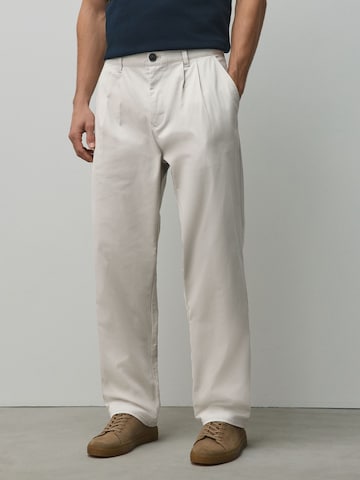 Next Loosefit Élére vasalt nadrágok - fehér: elől