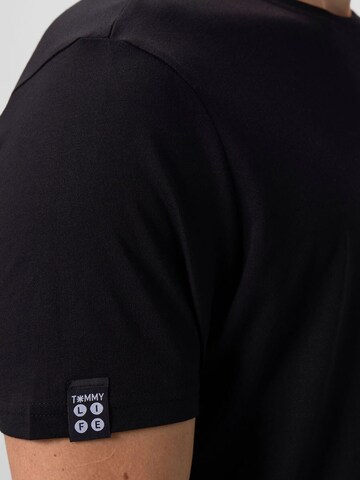 Tommy Life T-Shirts in Schwarz