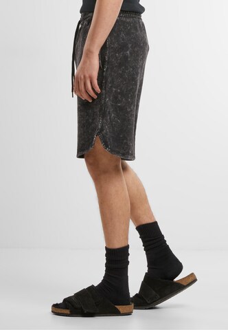 regular Pantaloni di Urban Classics in nero