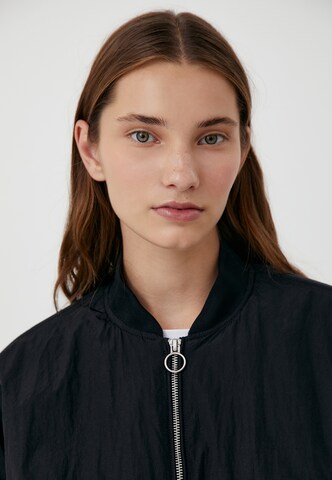 Finn Flare Between-Season Jacket in Black