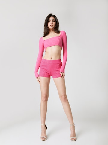 LENI KLUM x ABOUT YOU Skinny Shorts 'Sienna' in Pink
