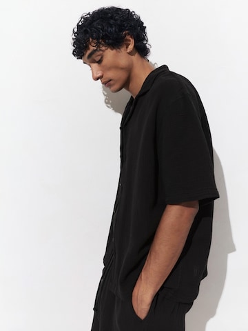 Comfort fit Camicia di Pull&Bear in nero