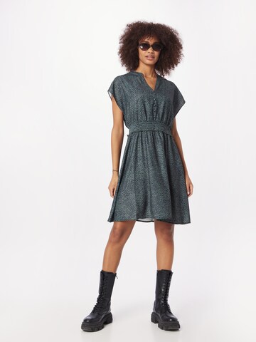 Robe 'Marine' ABOUT YOU en vert