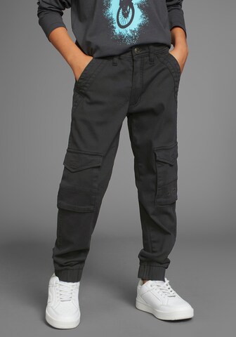 KangaROOS Tapered Pants in Black