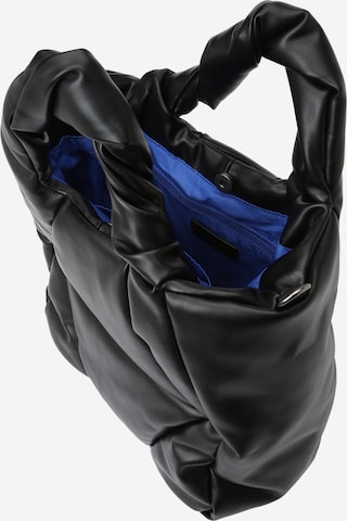 ESPRIT Ročna torbica 'NOELLE' | črna barva
