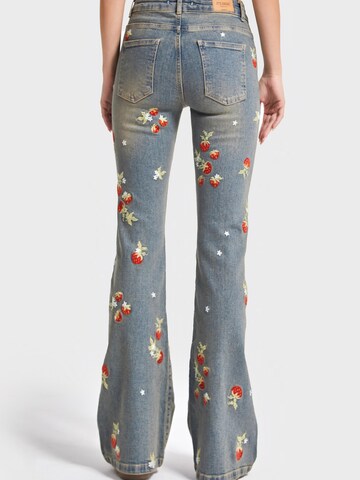 IT'S BASIC Flared Jeans 'Flare Mid Rise Jeans' in Blauw