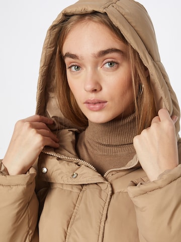 Manteau d’hiver 'Kol' AMERICAN VINTAGE en beige