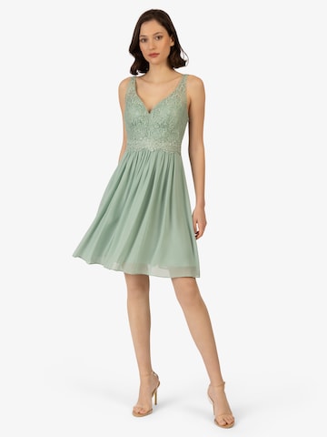 APART Φόρεμα κοκτέιλ σε πράσινο: μπροστά
