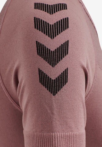 T-shirt fonctionnel 'First Seamless' Hummel en rose