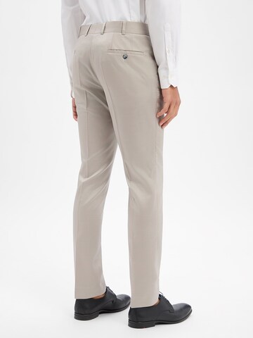 TZIACCO Slim fit Pleated Pants in Beige