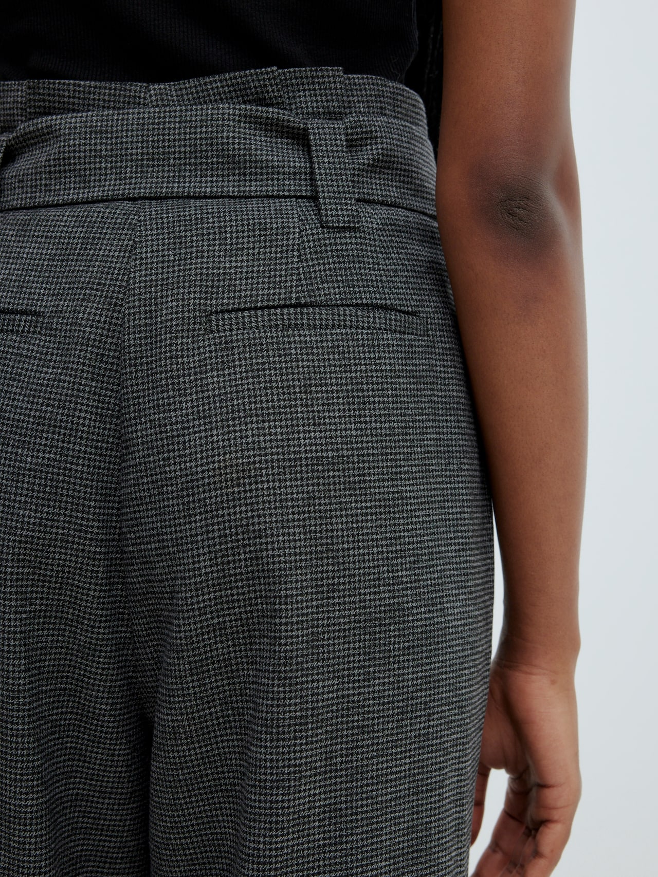 EDITED Produkte Hose 'Mya' dunkelgrau