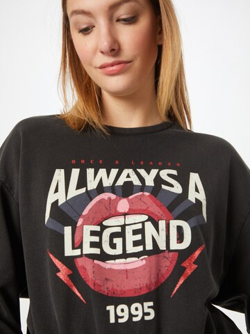 ONLY Sweatshirt 'LUCINDA' in Black