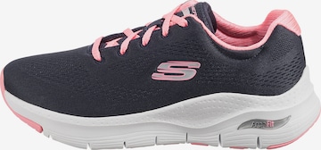 SKECHERS Matalavartiset tennarit 'Arch Fit' värissä sininen