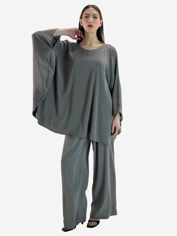 Elara Hausanzug in Grau