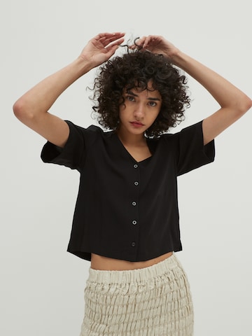 EDITED - Blusa 'Naya' en negro: frente