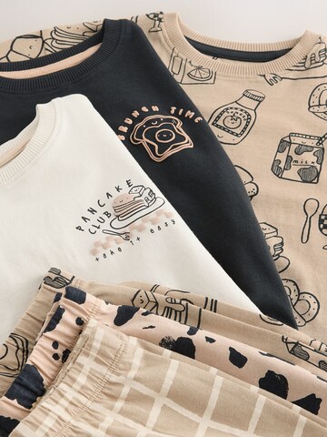 Next Yöpuku värissä beige