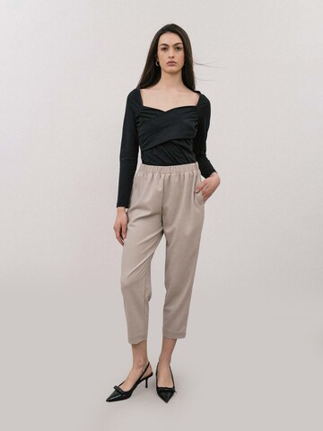 4TAILORS Tapered Broek in Beige