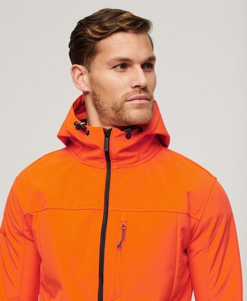 Superdry Outdoorjas in Oranje