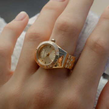 Violet Hamden Ring in Gold