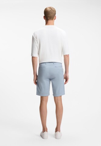 BOSS Slimfit Shorts in Blau