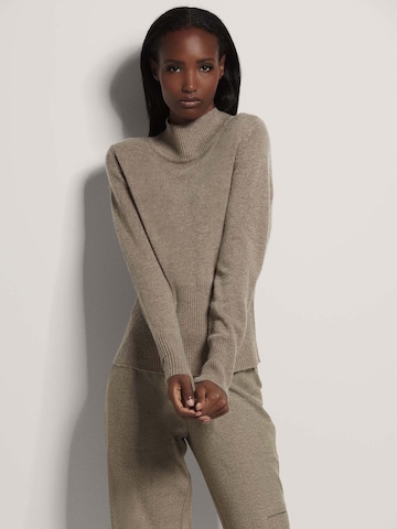Pull-over MADELEINE en marron : devant